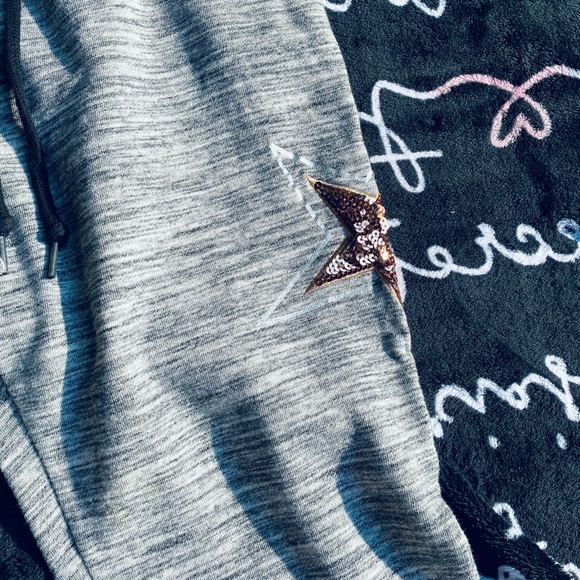 Victoria’s Secret pink bling jogger outfit - Picture 2 of 4